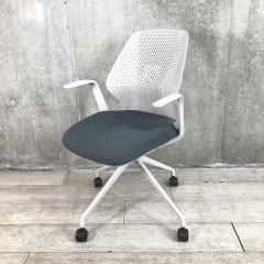 [中古]イトーキ（ITOKI）製 キュアチェア！[ECB]