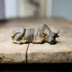 牛 水牛 バッファロー 丑 置物 干支 十二支 開運 幸運 金運 仕事運 商売運 財運 商売繫盛 御守 風水 縁起物 オブジェ 玄関 リビング