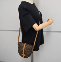 美品 GUCCI グッチ シルク 100％ ブラック 黒 蜂 ハチ Bee 無地 美品 GUCCI グッチ シルク 100％ ブラック 黒 蜂 ハチ Bee 無地