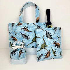 恐竜の柄のハンドメイド通園、通学バック3点セット