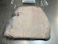 イノシシ　かた肉　2,350g