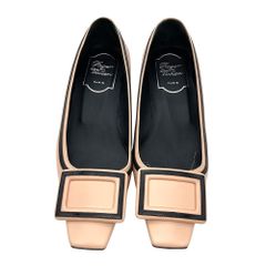 美品‼️ロジェヴィヴィエ　Roger Vivier 黒 エナメル パンプス ロジェヴィヴィエ Roger vivier パンプス レザー ブラック