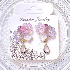 3つのお花　グレー　パープル　フラワー　しずく　チャーム　ハンドメイドピアス　イヤリング
