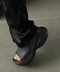 2024年最新】crocs balenciagaの人気アイテム - メルカリ