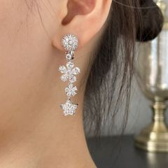 美品 ヴァンクリーフ＆アーペル Van Cleef & Arpels ホワイトドリルフラワーイヤリング ピアス(両耳用)