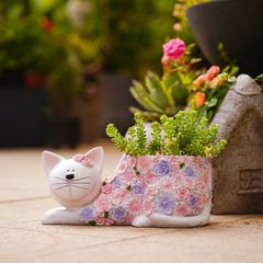 猫の植木鉢　ー　ガーデニング　クリエイティブな装飾