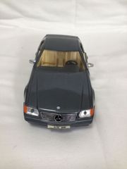 金属製　ミニカー　ベンツ　(グレー)