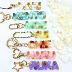 【受注オーダー】ネームキーホルダー　本物のかすみそう✿　お名前キーホルダー　オリジナルキーホルダー　推し　推し活　推しカラー　推し活グッズ　メンバーカラー　メンカラ　ギフト　プチギフト　プレゼント　オーダー　オーダーメイド　ハンドメイド　コリルハンドメイド