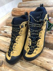 登山靴　MONTURA （モンチュラ）ヤルテクノGTX