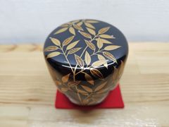 送料込【逢絢亭・新品】茶道具 四方棚 組立式 木地 少々難あり 紙箱入り 茶道具】木地四方棚（紙箱） ○ - メルカリ