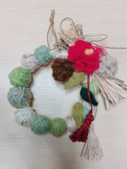 ふわっとしめ縄風リース