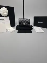 2025年最新】CHANEL洋服カバーの人気アイテム - メルカリ