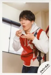 【中古】生写真(ジャニーズ) 関西ジャニーズJr./今江大地/膝上・衣装白・赤・両手曲げ・左向き・前屈み・口すぼめ/「関ジュ 夢の関西アイランド 2020 in 京セラドーム大阪 ～遊びにおいでや!満足 100%～」グッズオフショット/公式生写真