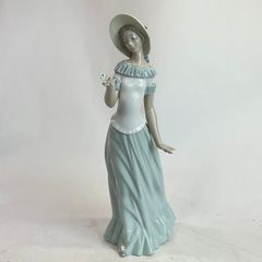 リヤドロ NAO 帽子をかぶった貴婦人 フィギュリン LLADRO 人形 置物