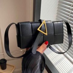 ［フォーマルな場面にも］ショルダーバッグ レディース 小さめ ブランドハンドバッグ レディース 高見え 韓国 斜めかけバッグ 小型ショルダーバッグ 長さ調節可能 ミニクロスボディバッグ 90年代風 軽量 かわいい 小さめバッグ Y2k zara snidel