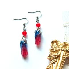 《夢結晶 -焔空の欠片-》レジン鉱石ピアス（イヤリング変更OK）／プチプラ高見えアクセサリー│ハンドメイド│青×赤│カーネリアン│天然石