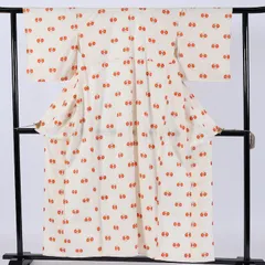 着物　紬　オフホワイト　オレンジ色の柄　／267