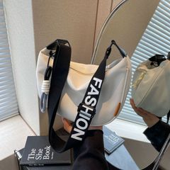 カジュアルナイロン布バッグ レディース 2025年新作 ファッション斜め掛け餃子バッグ バケツ型小型ショルダーバッグ 通勤用