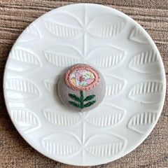刺繍【ヘアゴム】【ポニーフック】【ブローチ】選べるパーツ　no.55