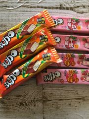 77乳加　チョコ3本と草莓4本　食べ比べ