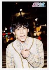 【中古】生写真(男性) 超特急/ユースケ(福田佑亮)/バストアップ・衣装グレーベージュ・チェック・左手指差し・口開け/「超特急 LIVE TOUR 2016 Synchronism～Body ＆ Groovin’～」生写真セット 第15弾