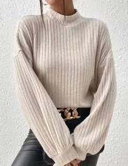 リブ編みモックネックセーター