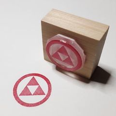 家紋スタンプ　『丸に三つ鱗』　2.0ｃｍｘ2.0ｃｍ