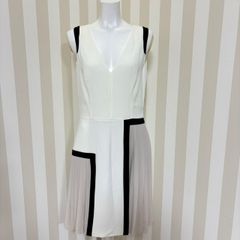 新品タグ付】リナシメント 配色プリーツワンピース 花柄 ドット シアー 