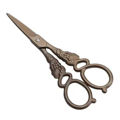 LIVINGO ヴィンテージ刺繍はさみ レトロ 小さな鋭いチタン刃 クロスステッチはさみ 可愛いデザイン アンティーク風 細いハサミ 工芸 裁縫 DIYツール 13cm 0