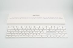 Apple Magic Keyboard MQ052J/A　テンキー付