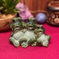 天然石】岫玉のカエルの置物 - メルカリ