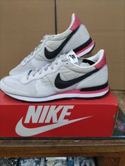 NIKE INTERNATIONALIST 新品US8.5☆631754-006 - メルカリ