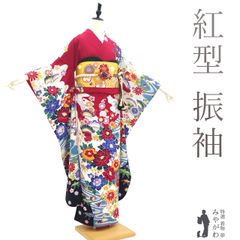 【中古】 振袖 リサイクル 着物 正絹 成人式 フォーマル 紅型 赤 白 黒 薄灰青 牡丹 菊 松竹梅 振袖 二十歳 ２０歳 沖縄 びんがた 紅型 春 秋 冬 仕立て上がり 身丈160 裄丈66.5 Ｍサイズ みやがわ sb15475