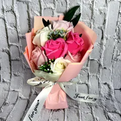 新品 ソープフラワー 造花 花束 ギフト シャボンフラワ せっけん素材で作られたお花 ほのかな香り バラ7本 (ピンク)