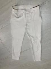 ユニクロ　キレイめ白パンツ　テーパード　Ｌサイズ