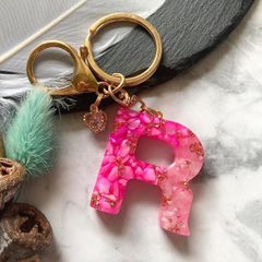 pink shell♡ローズクォーツ　レジンイニシャルキーホルダー　R