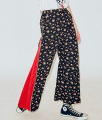 jouetie  ジュエティ　花柄　サイドジップ　バイカラー　プリーツ　ワイドパンツ　M  黒　ブラック　赤　レッド　パンツ　ボトム　個性的　おしゃれ