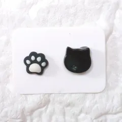 No.531　レジン　ネコ型　手のひら　黒　ピアス　レジン