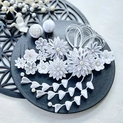 ✴︎°:｡✴︎  つまみ細工 髪飾り　白　シルバー  ✴︎｡:°✴︎ 　成人式　卒業式　結婚式　振袖　袴　白無垢　打掛　色打掛　ホワイト　銀