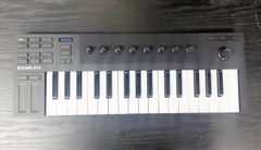 K【HY】【中古】Native Instruments ネイティブインストゥルメンツ USB-MIDIキーボード KOMPLETE KONTROL M32[送料無料(一部地域を除く)]HY002