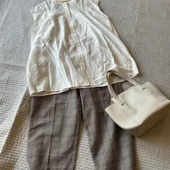 earth music&ecology【新品・未使用・タグ付き】丸ヨークギャザーブラウス　オフホワイト