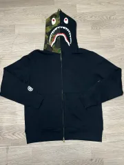 ぴ*け様 A BATHING APE シャークデザイン マウンテンパーカー A Bathing Ape シャークデザイン マウンテンパーカー S