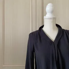 90 UNTITLED アンタイトル ブラウス シャツ トップス　お呼ばれ　デート　オフィスカジュアル　食事会　無地　長袖