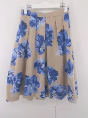 ◇ Perle Peche ペルルペッシュ 花柄 タック 膝下丈 フレア スカート サイズ38 ベージュ ブルー系 レディース E  【1304180004384】のサムネイル