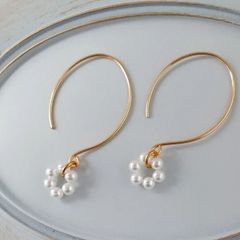 NO.76　パールのお花が揺れるフープピアス