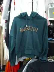 GUESS(ゲス) マリリン コレクション フード クロップドTシャツ ダーク 緑