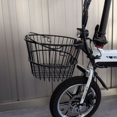 シルバー 電動アシスト自転車 前バスケット付き　引き取り出来る方 シルバー 電動アシスト自転車 前バスケット付き 引き取り出来る