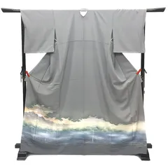 京やE013 正絹 留袖 色留袖 京友禅作家「峰山和生」ちりめん 手描き友禅 たたき染ぼかし 作家物 手描き 落款有り 一つ紋 正統派フォーマルの最高級！慶事にふさわしい品格 御仕立上り 礼装 正装 リサイクル着物 色留 中古着物 袷 美品 未使用 新古品