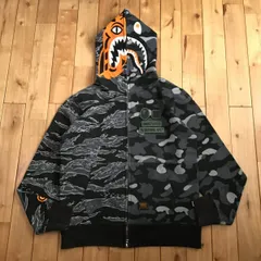 A BATHING APE✖️UNDEFEATED コラボ シャーク パーカー A BATHING APE✖️UNDEFEATED コラボ シャーク パーカー 限定