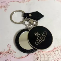 ヴィヴィアンウエストウッド　宇宙デザイン 鏡付きキーホルダー ヴィヴィアンウエストウッド 宇宙デザイン 鏡付きキーホルダー